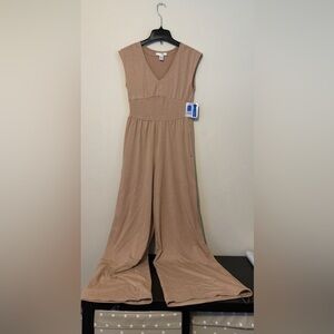 Tan JUST BE Sleeveless Jumpsuit women’s size small